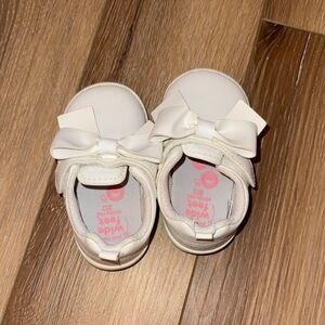 Stride rite 5m white sneakers